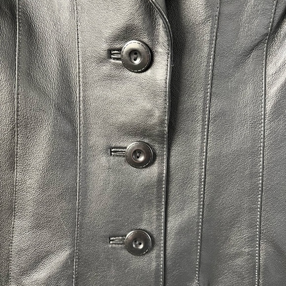 Women’s leather jacket by East 5th 3 button size petite medium - Picture 5 of 12